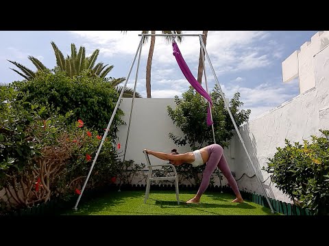 Wellness session - exercises with chair 3 - Sara Na Kanarach -  STREFA RUCHU ON-NLINE