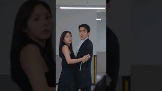 Download lagu the way i SCREAMED when he pulled her close🫂💅 || #whenthephonerings #kdramashort mp3