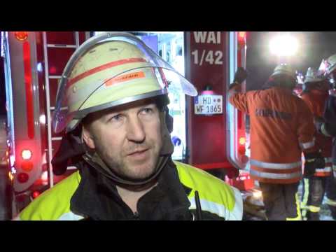 S-Bahn rammt Audi an Bahnübergang – Fahrer (53) tot!