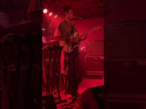 Milan Ring performing "Photograph"at the Aussie BBQ in Hamburg