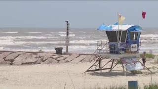 Galveston beachgoers staying cool despite Houston-area heatwave