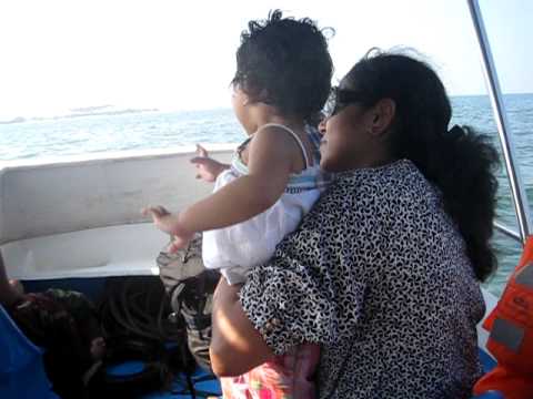 Esha on Malpe Beach_13Nov11.AVI