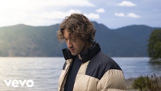 Lirik Lagu Enjoy It While It Lasts - Dean Lewis: I Know That I Will Make It Out This Fucking Town