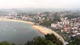 preview picture of video 'Beautiful Beach in San Sebastian, Spain: The Perfect Beach'