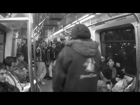 El Loco Lenny - Kabrotito - Deeflow Emcee - Rap en vivo en el Metro (Chile 2011)