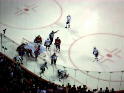 Porrada no Hóquei - NHL Canadiens X Penguins 12/01/2011