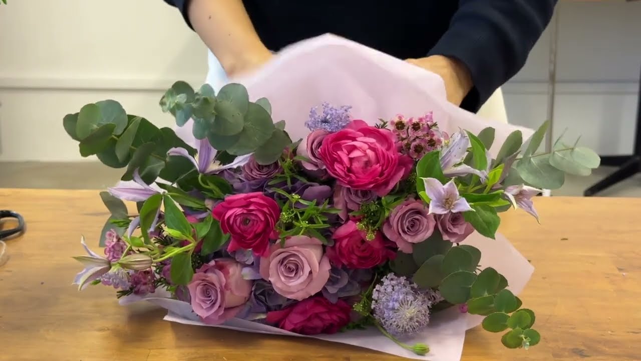 Bouquet Wrapping Tutorial 💐 | How to Wrap a Round Flower Bouquet 