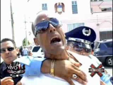 SuperXclusivo - Lanzan huevo a Fortuño 9/29/09 Parte I