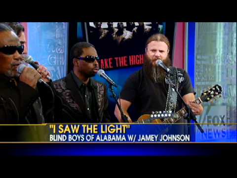 Live Performance: Blind Boys of Alabama, Oak Ridge Boys, and Jamey Johnson Sing "I Saw the Light"