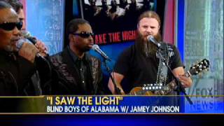 Live Performance: Blind Boys of Alabama, Oak Ridge Boys, and Jamey Johnson Sing &quot;I Saw the Light&quot;
