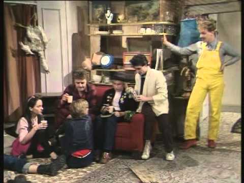 (2/3) The Young Ones - Interesting (S01 E05)