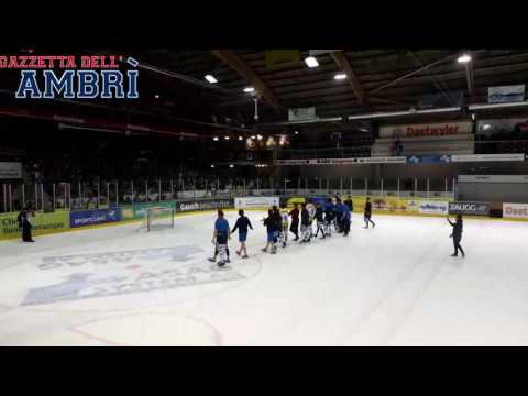 Der Dank der Prima Squadra des HCAP nach dem Ligaerhalt 2017