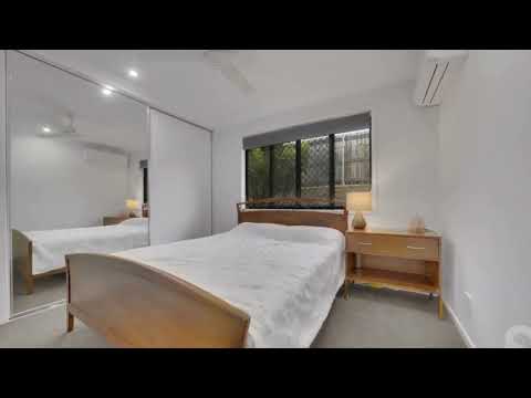 10 Leslie Street, Clinton, QLD 4680, 4 Kuwarto, 2 Banyo, House