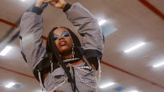 Musik-Video-Miniaturansicht zu 24K Songtext von Tkay Maidza