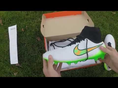 Unboxing the Nike Magista Obra "Shine Trough"
