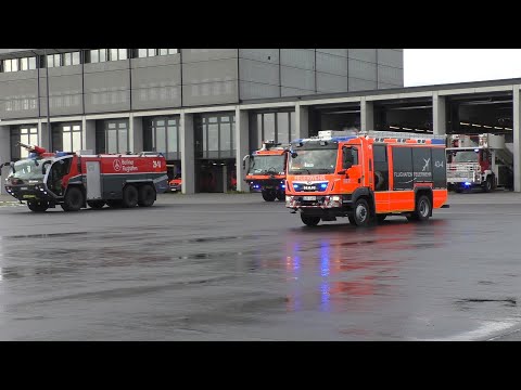 [Vom Alarmgong bis zum Ausrücken!] Einsatzfahrten Brand Luftfahrzeug Flughafenfeuerwehr BER West