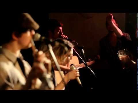 The Banana Sessions - The Drunken Dormouse (Live)