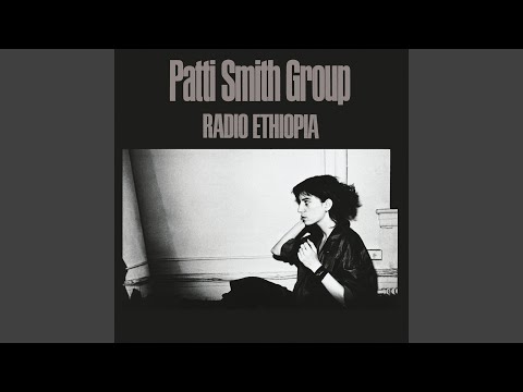 Patti Smith - Pissing In a River