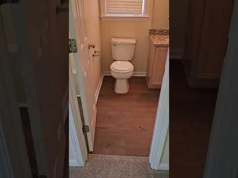 Incredible end unit townhome!! 3br/2.5ba, sunroom, great schools!! Available Now! property video
