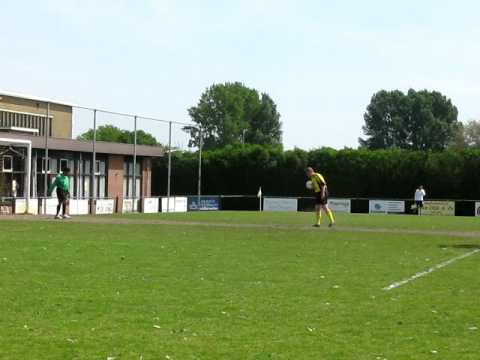 De koelbloedige Badmeester aan het werk tegen Alkmania 2