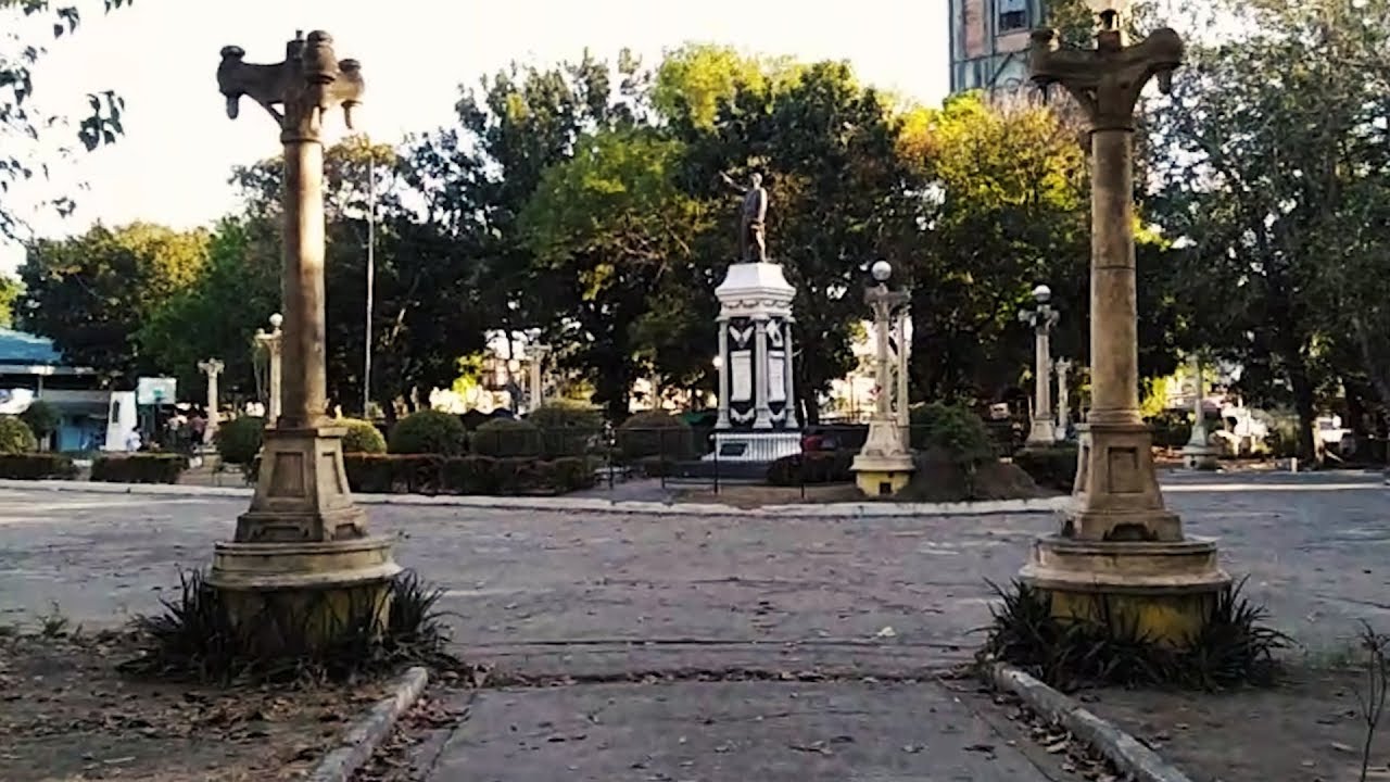 Jaro Plaza also known as the Graciano Lopez Jaena Park | lloilo City