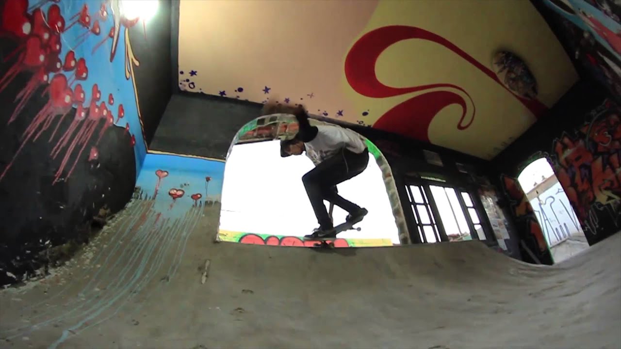 Caverna House: Una casa skatepark