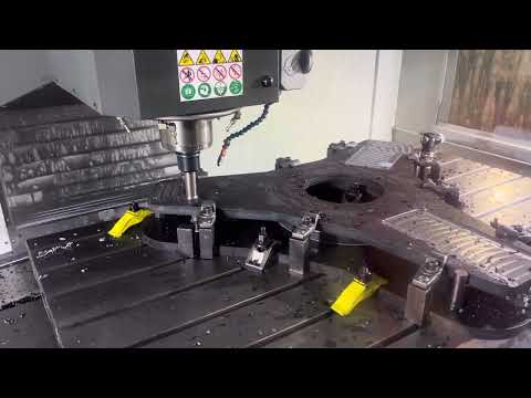 HAAS VF8 VERTICAL MILL