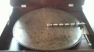 Regina 21 inch music box playing O' come all ye faithfull