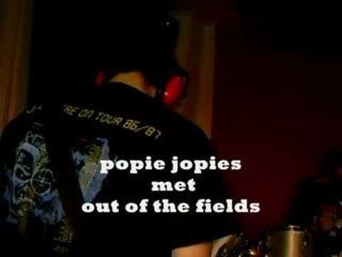 popie jopie met out of the fieldS
