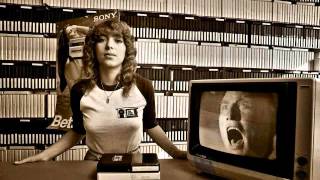 Syd Straw &amp; Michael Stipe - Future 40s (String Of Pearls)