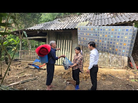 kind CEO  and a kind man helped a homeless single mother renovate her old, abandoned house.