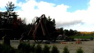 preview picture of video 'Yankee Siege Trebuchet- When Pumpkins Fly'