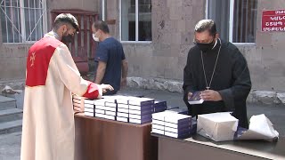Կորոնավիրուսով հիվանդների բուժող Վեդու հիվանդանոցին բաժանվեցին Աստվածաշունչ մատյաններ