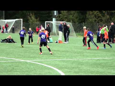 Fotboll: Helenelund (röd) - Vaxmora 4/10-14