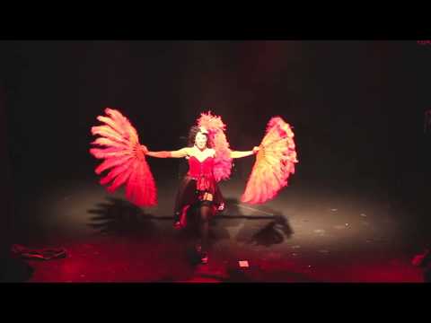 Miss Burlesque Ireland 2014 Classic Ravin Curly