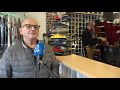 Al tachtig jaar lappen vader en zoon De Kruijf versleten schoenen op