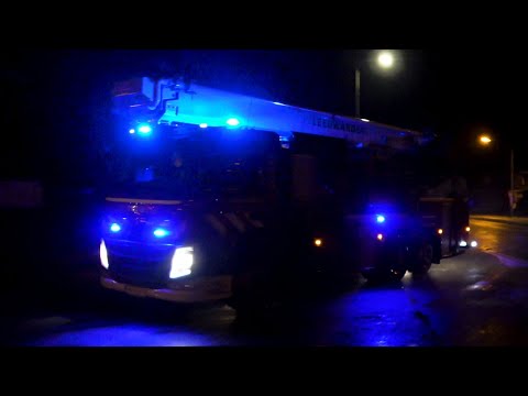 P1, Brandweer Leeuwarden [HW 02-6150] naar schoorsteenbrand Doedereed Noardburgum