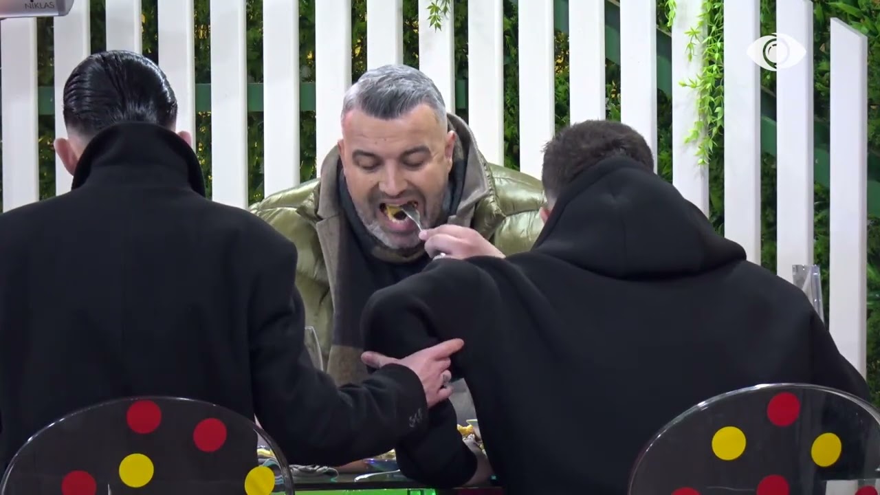 ⁠“O i pafytyrë, o i pacipë…”/ Vijon debati Gimbo-Rogert, ndërhyn Kristi: Lidhjet e gjakut gjej kund tjetër