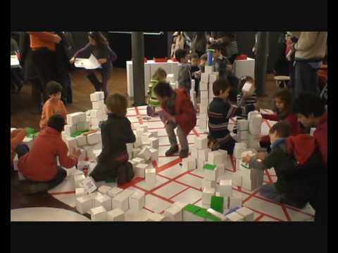 Les tres dimensions de l'Arquitectura - Festa familiar d'Arquitectura a la Pedrera.wmv