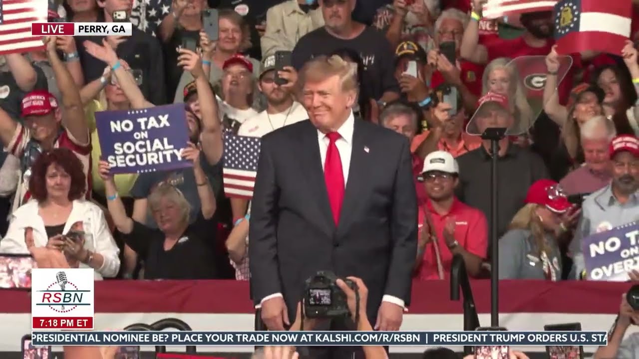 Jason Aldean Welcomes Donald Trump to the Stage in Perry, GA - 10/24/2026