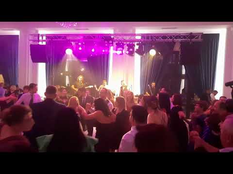 Trupa Cover Life On Mars – Ioane, Ioane , Vibe De Petrecere! 🎶✨