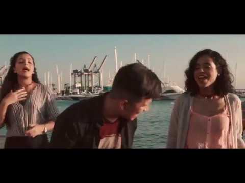 Es Navidad- Cover Living Ft Twister.