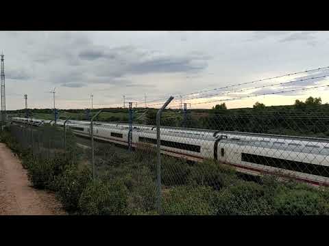 AVE and OUIGO at 300 km/h. Spanish high speed railway