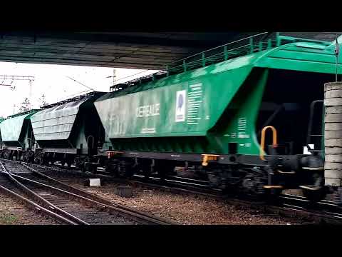 ND 1515 cu cuplul al doilea de la veresti trecând în viteza prin gara Suceava