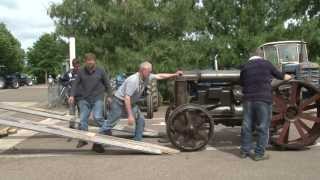 preview picture of video 'Les vieux tracteurs à Passion Ford 2013'