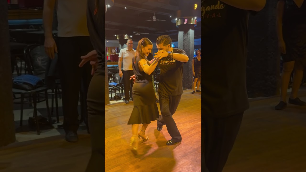 Hugo Patin & Celina Rotundo. Tango lessons: molinete. Marabú. BsAs December 29, 2024