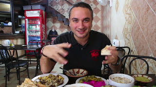 preview picture of video 'Le Professeur: Beirut's Authentic Hummos, Foul and Fatteh Address'