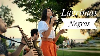 Kadr z teledysku Lagrimas Negras tekst piosenki Burcin Music