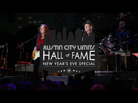 Thumbnail for ACL Hall of Fame New Year's Eve 2016 | Bonnie Raitt & Willie Nelson "Getting Over You" by Bonnie Raitt