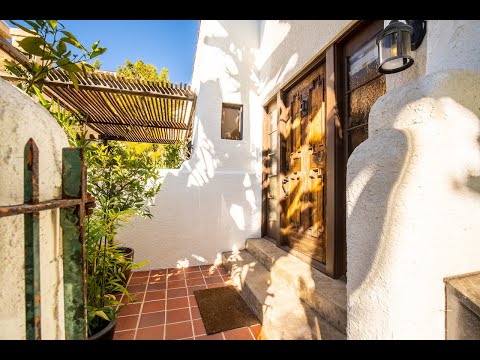 Charming Hollywood Hills Bungalow